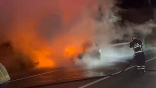 bursada seyir halindeki otomobil alev aldi Mm7FY7RU