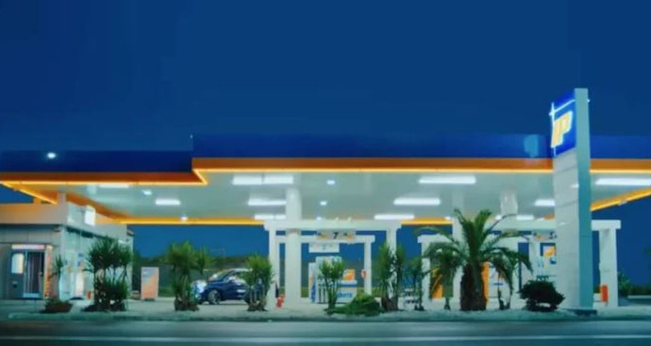 dev akaryakit istasyonu kardes ulkeye satildi binlerce subesi bulunuyor FO4S5zKw