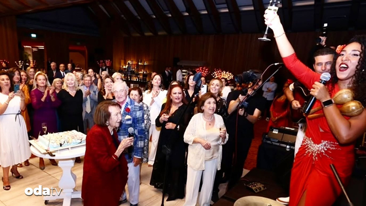 koc holdingden semahat arsele surpriz kutlama 4FNmk6c2