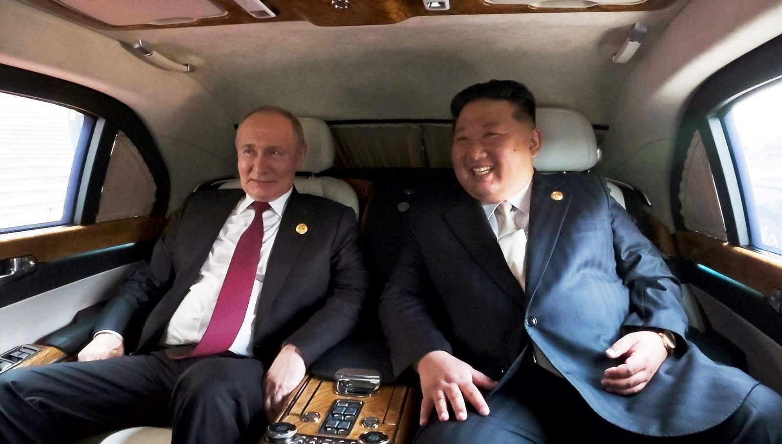 putinden kuzey koreye kurulus yil donumu tebrigi FPemiuRT