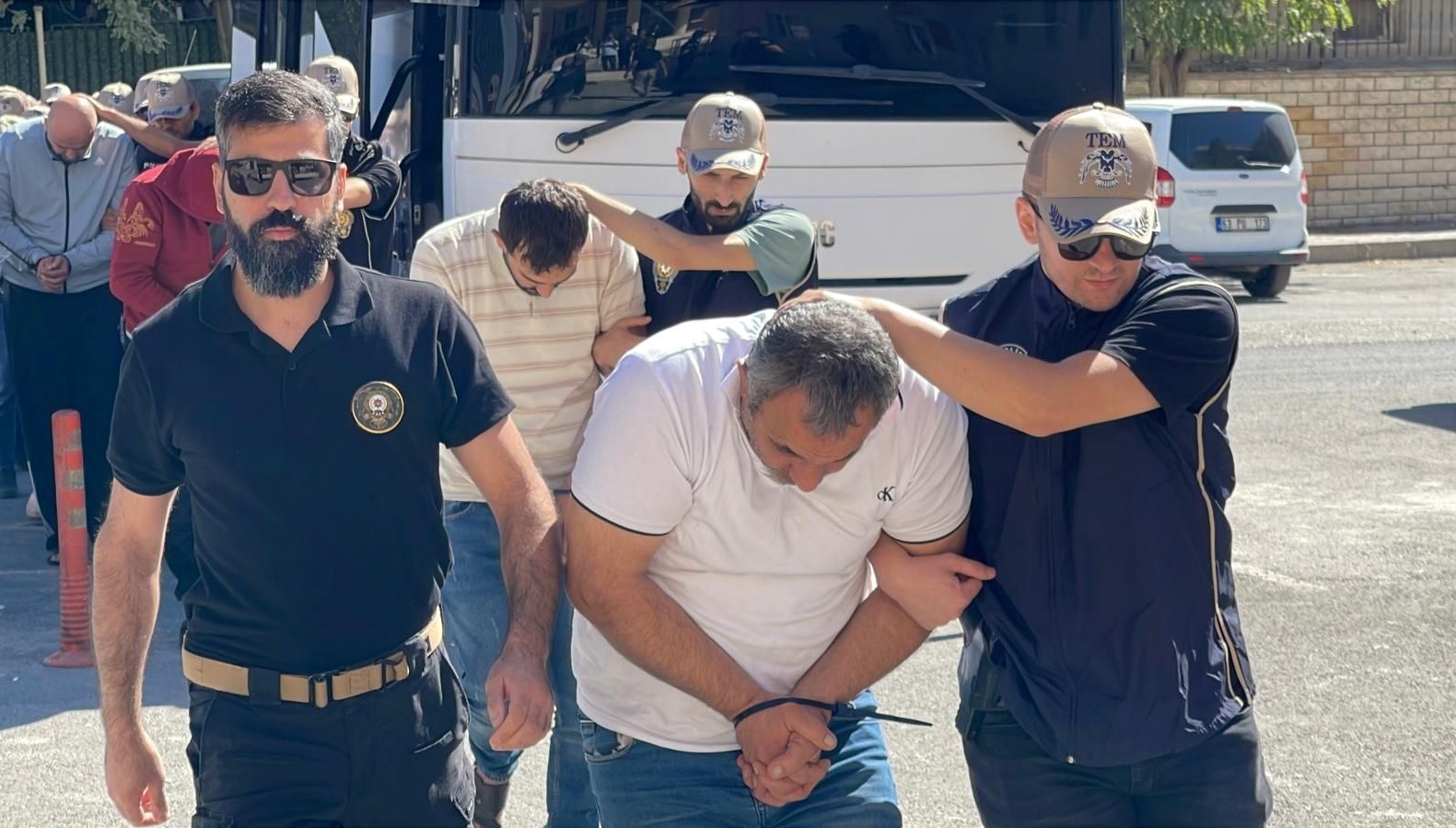 sanliurfada 10 daes suphelisi tutuklandi vwXn3xdv