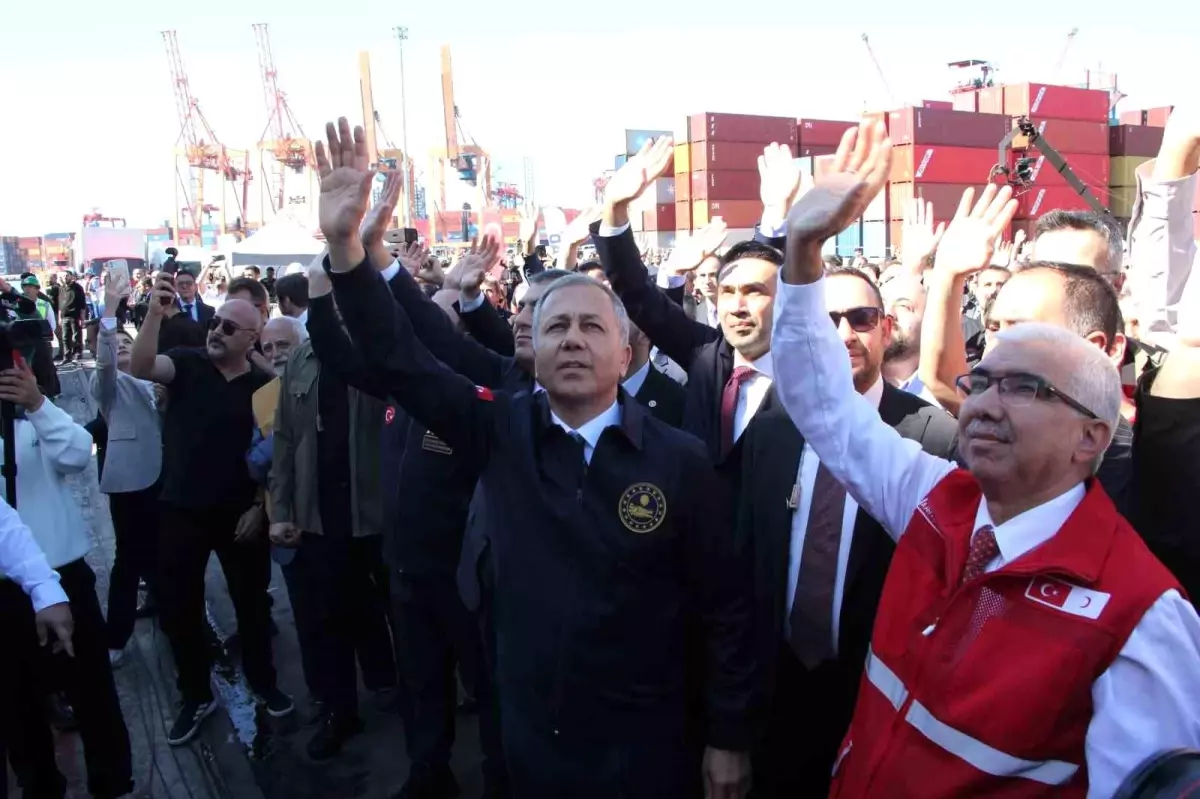 17 iyilik gemisi bakan yerlikayanin katildigi torenle gazzeye ugurlandi MgJBDk7q.jpg