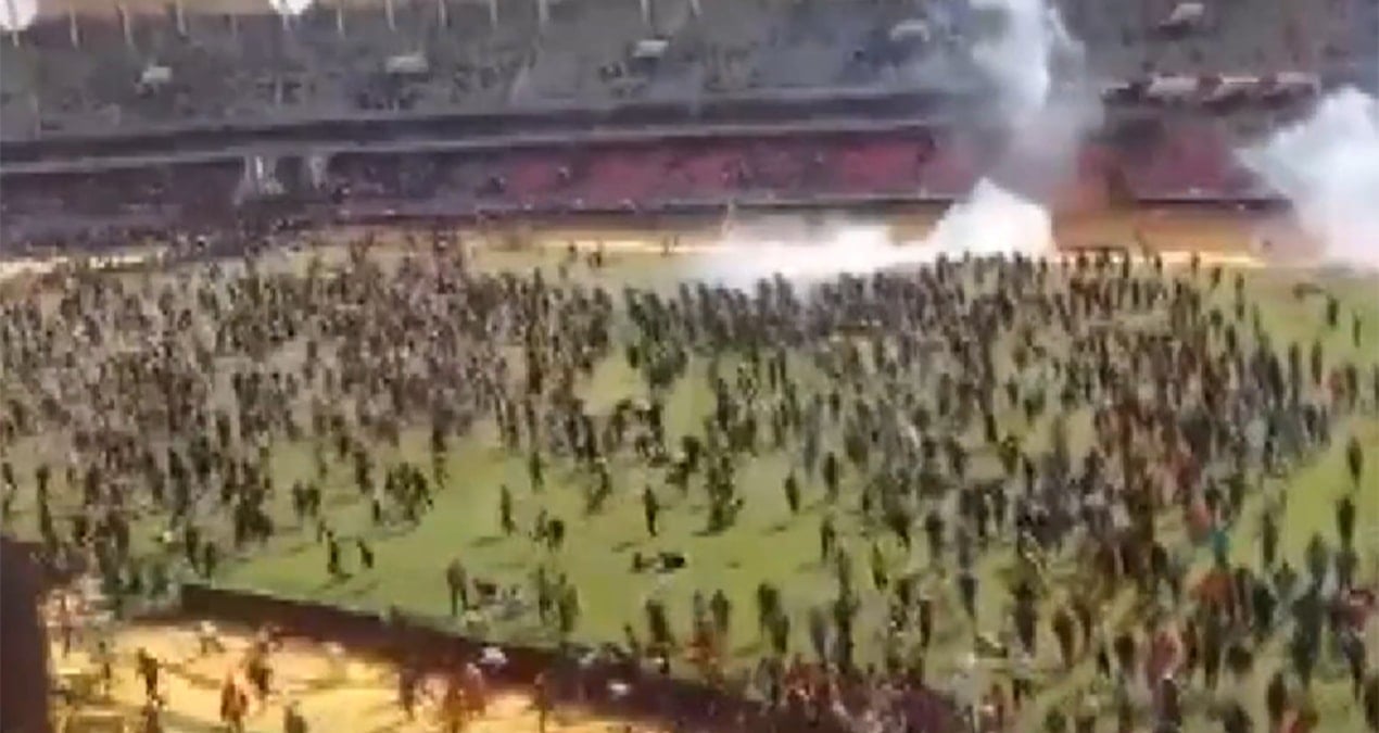 binlerce kisinin katildigi cenaze toreninde silahlar konustu cok sayida yarali var kly7iMPB.jpg