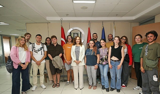 karsiyakali ogrencilere uluslararasi egitim destegi AziFsW6K