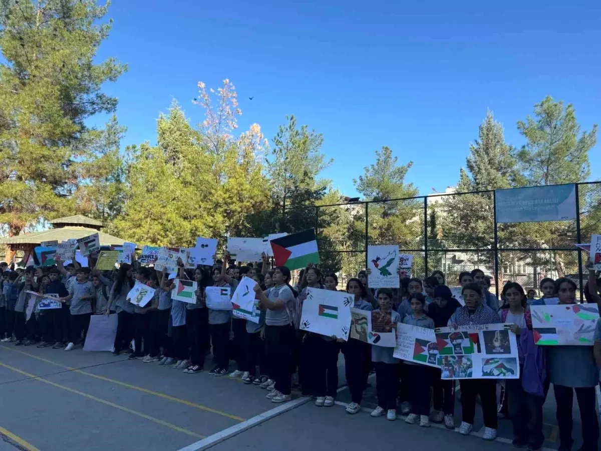 kurtalanda gazze icin dayanisma etkinligi duzenlendi PQmnsRm4