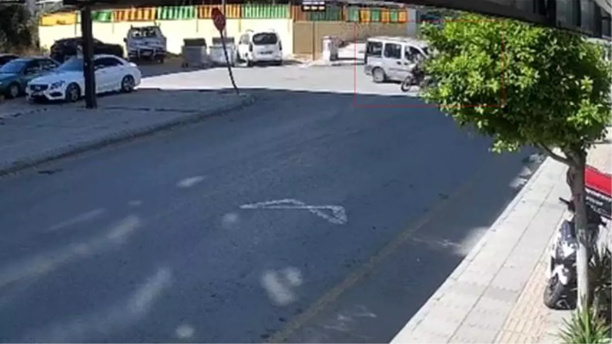 mersinde motosiklet kazasi 2si cocuk 4 yarali 3tQhp5BA.jpg