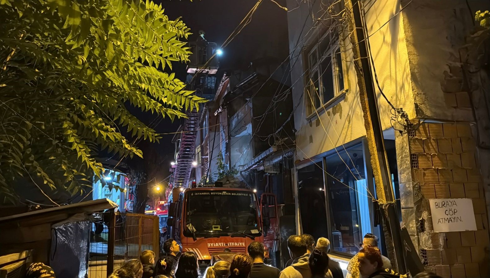 sislide cati katindaki yangin panik yaratti RKx2Ns9Y