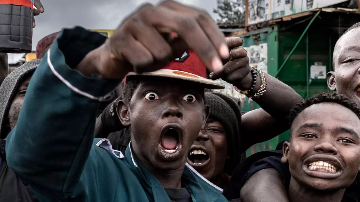 z kusagi hukumetleri deviriyor sosyal medya protestolari kalici degisim getirebilir mi Ei9uNQyB.jpg