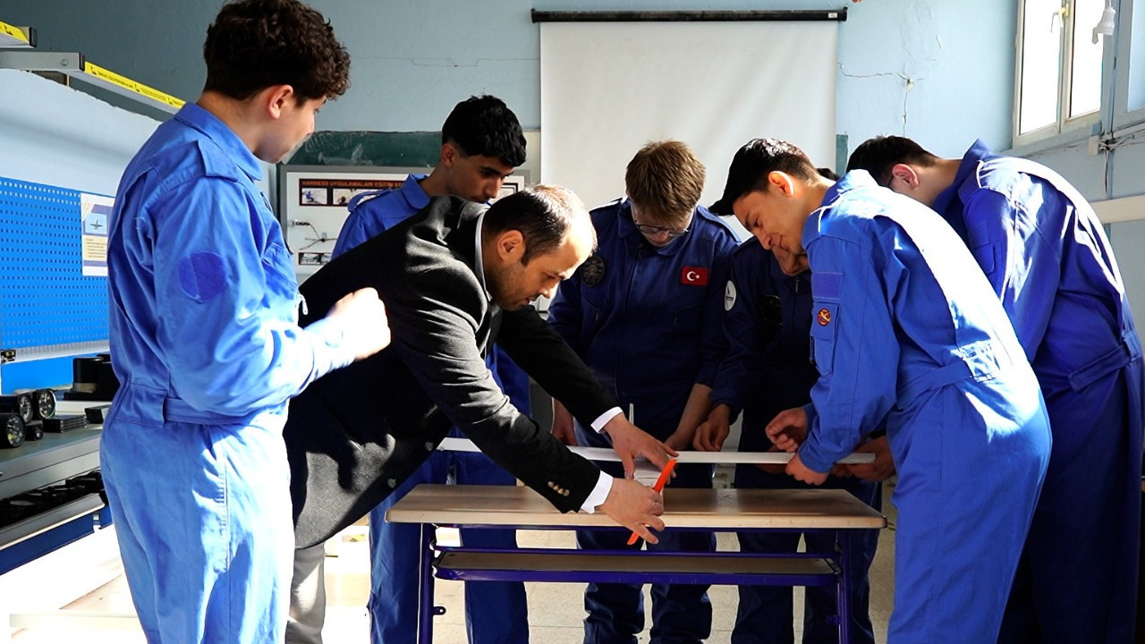 Isparta’da Geleceğin Uçak Teknisyenleri Eğitim Alıyor