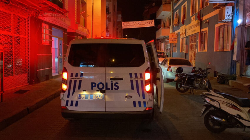 Nazillide bicakli kavga bir genc hastanelik oldu ObTMFhXm